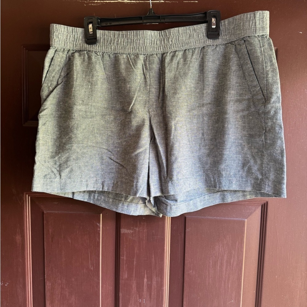 Sonoma Shorts with front and back pockets size xl